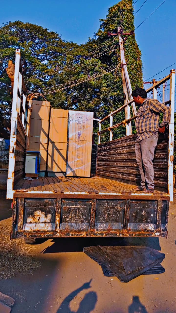 Vehicle transport services by Packers and Movers Rajahmundry