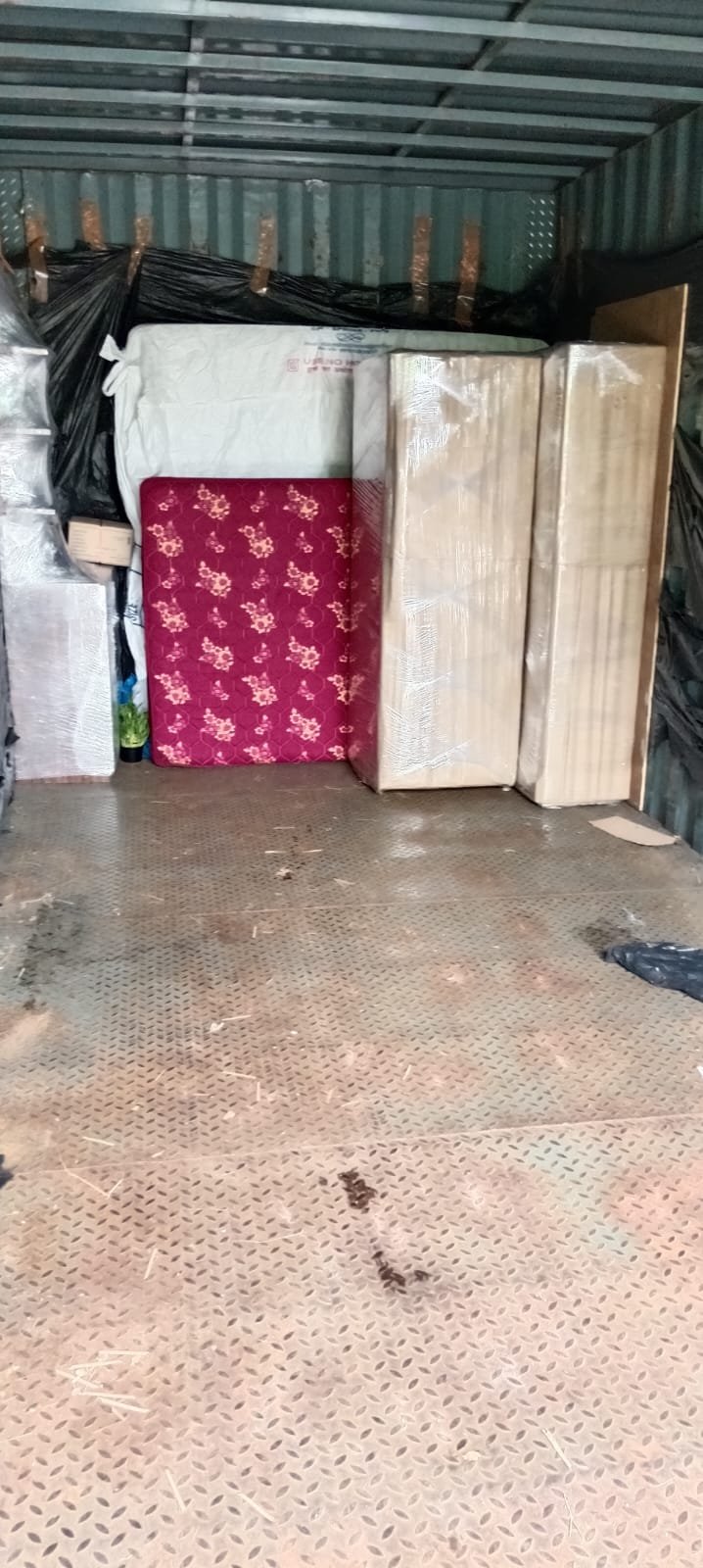 Loading and unloading by Packers and Movers Rajahmundry